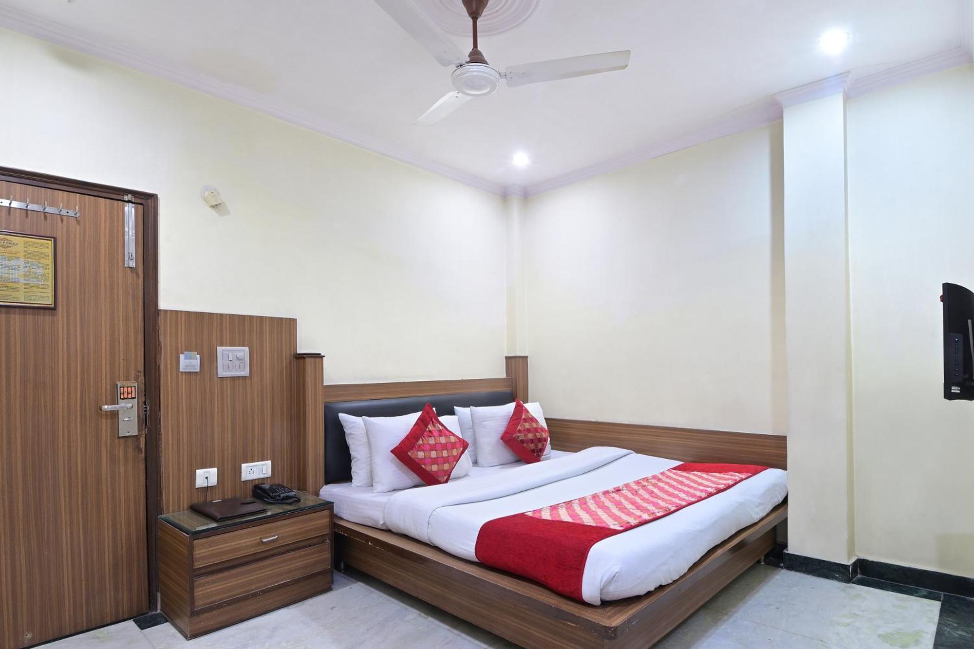 Hotel Hari Piorko Grand - 2 Min From New Delhi Railway Station Extérieur photo