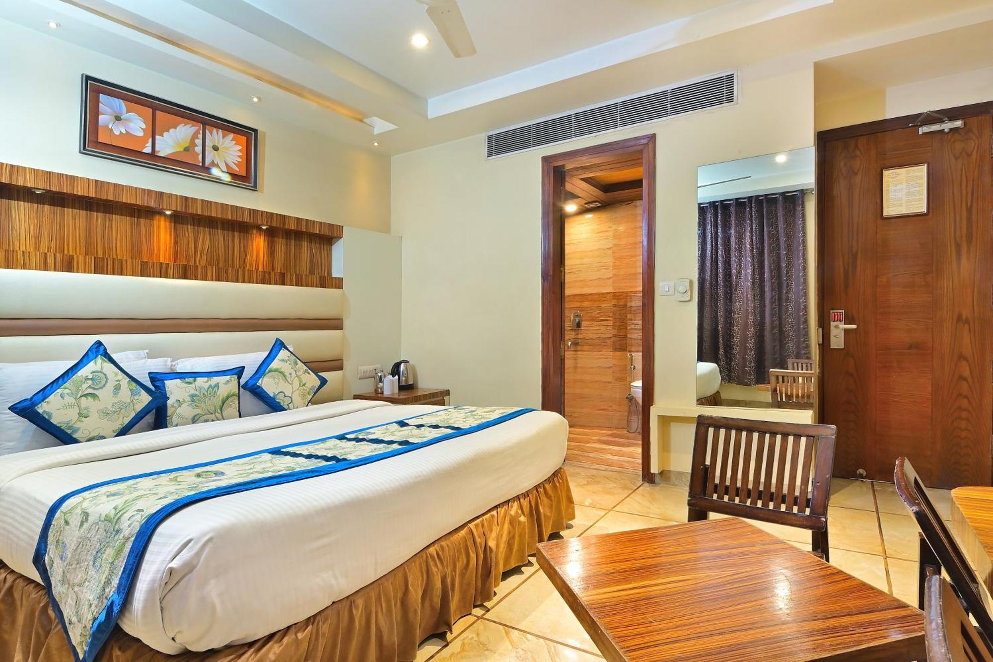 Hotel Hari Piorko Grand - 2 Min From New Delhi Railway Station Extérieur photo