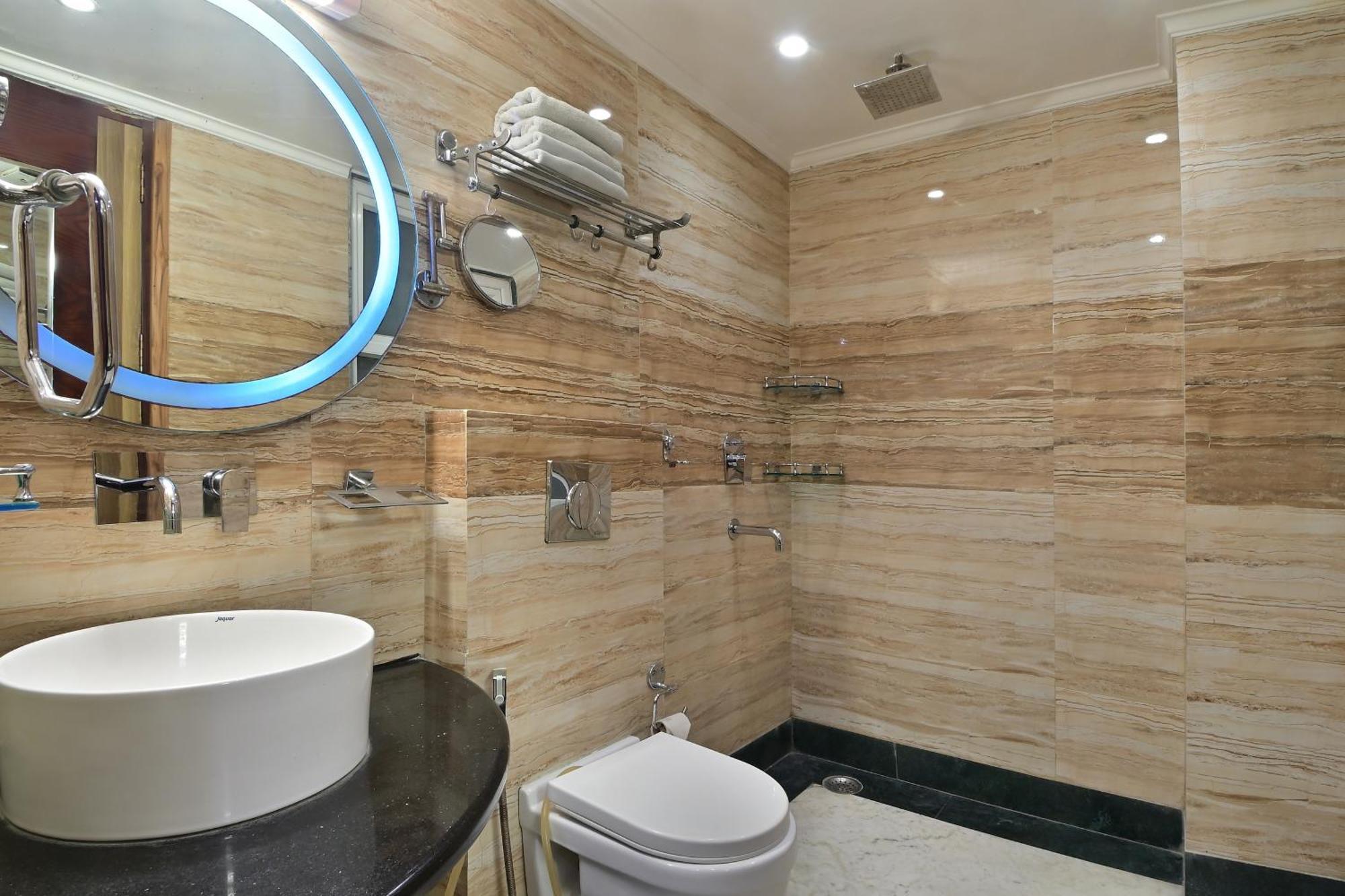 Hotel Hari Piorko Grand - 2 Min From New Delhi Railway Station Extérieur photo