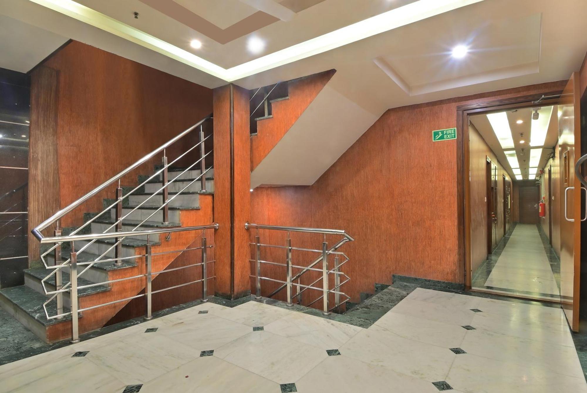 Hotel Hari Piorko Grand - 2 Min From New Delhi Railway Station Extérieur photo