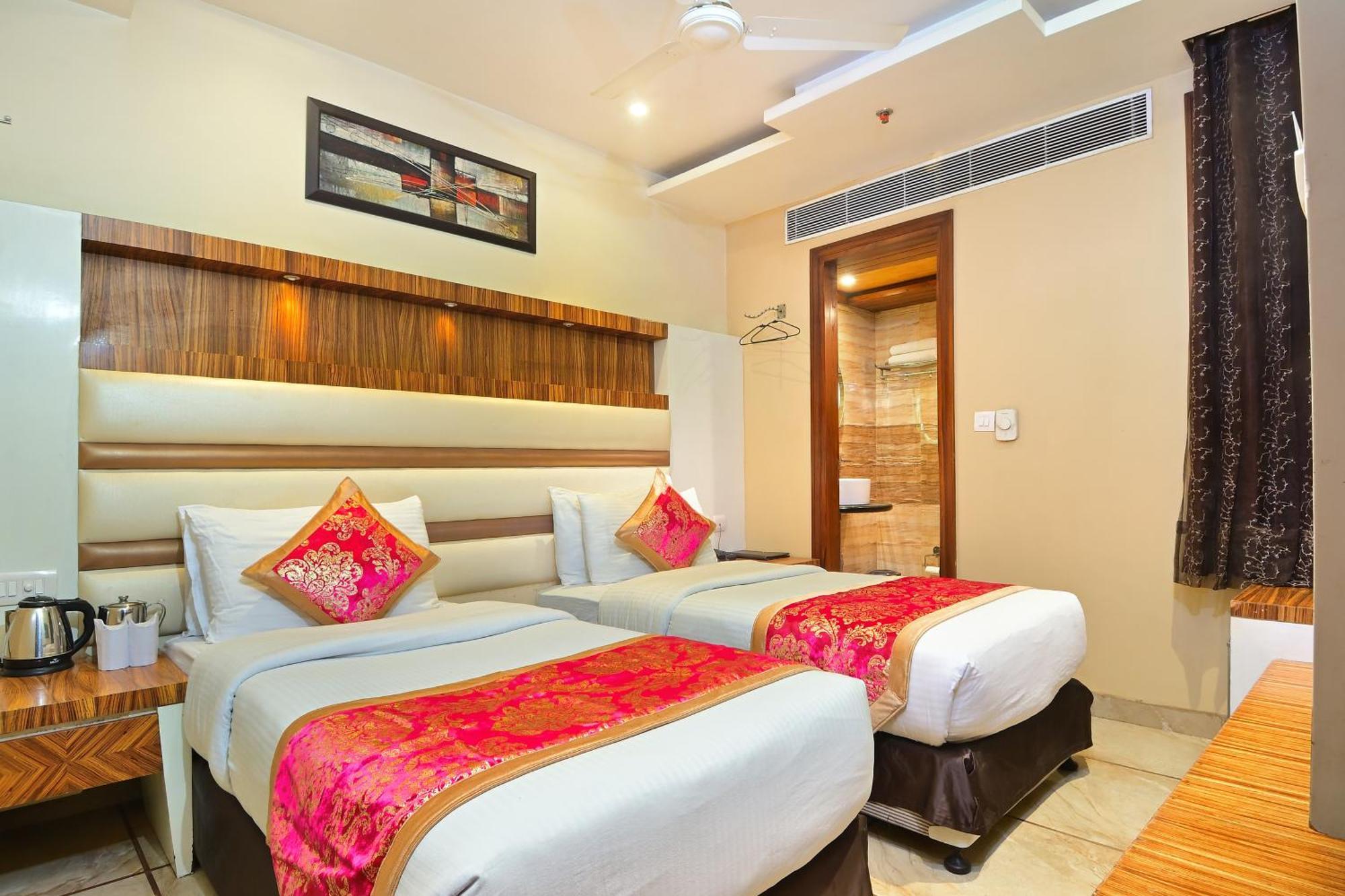 Hotel Hari Piorko Grand - 2 Min From New Delhi Railway Station Extérieur photo
